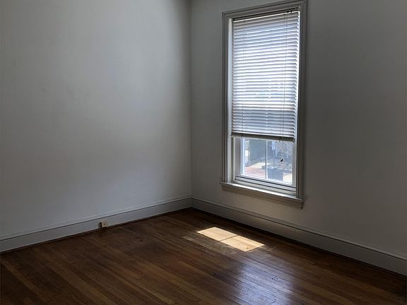 2nd image of 1911 N Lincoln St