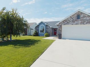 1004 S 88th Ave, Yakima, WA 98908