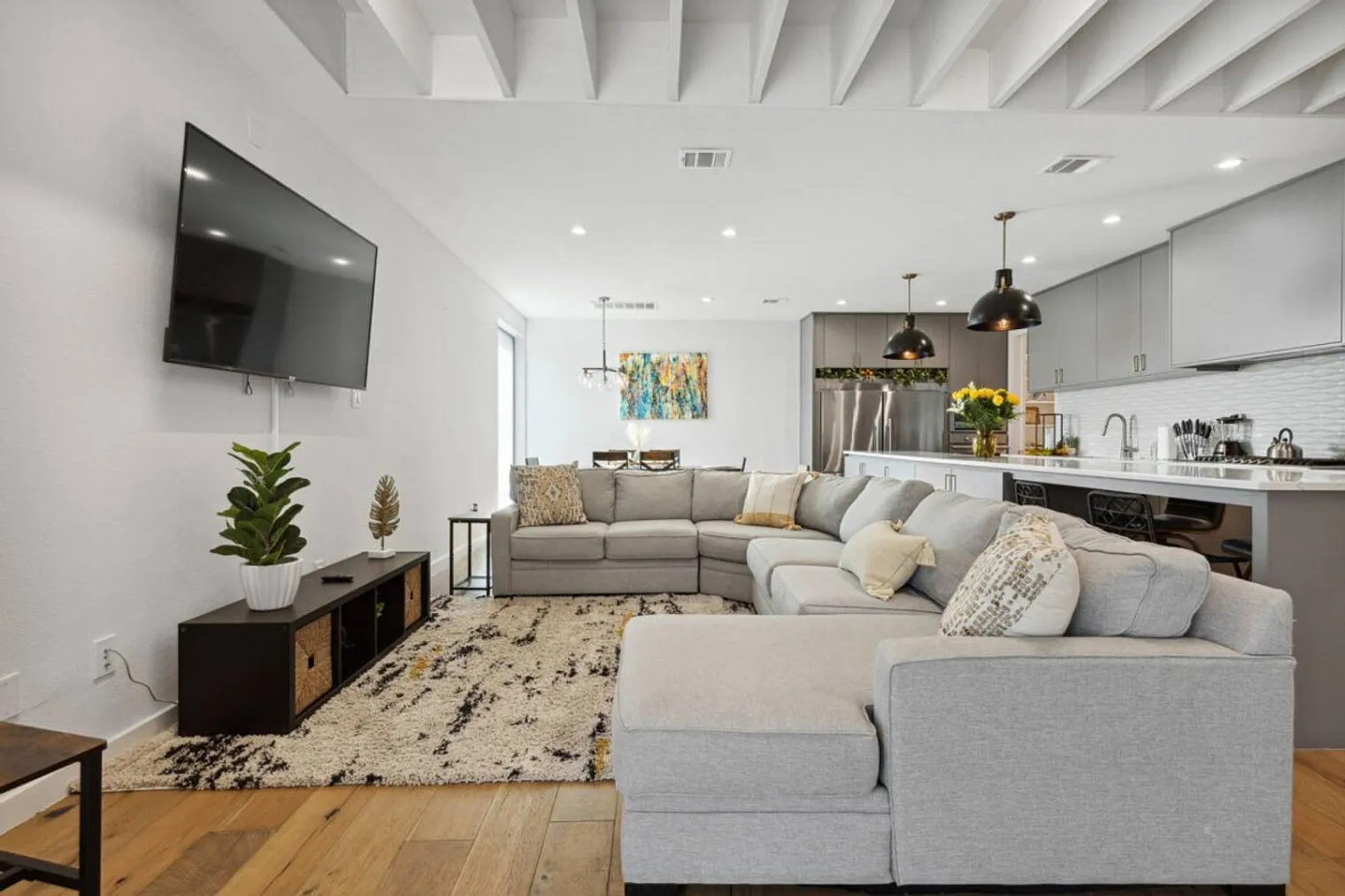 8 bed, 8.0 bath, $18,785 — Photo 4