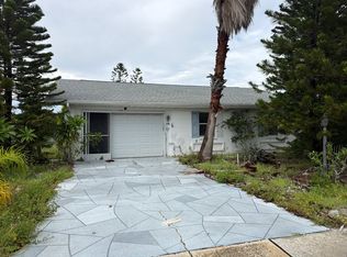 211 Rickenbacker Dr, Sun City Center, FL 33573