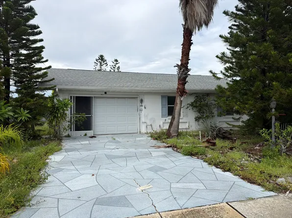 211 Rickenbacker Dr, Sun City Center, FL 33573