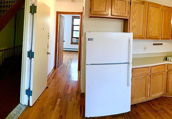 5th image of 485 Atlantic Ave APT 3