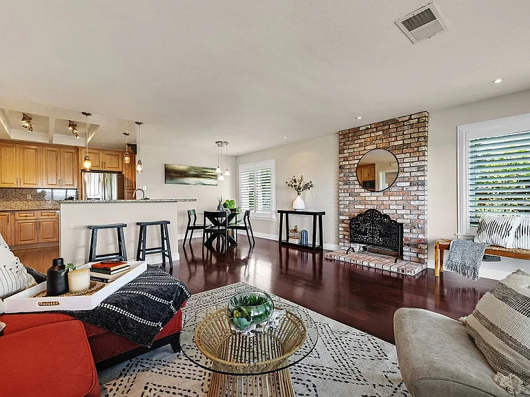 308 Panorama Ct — Photo 16