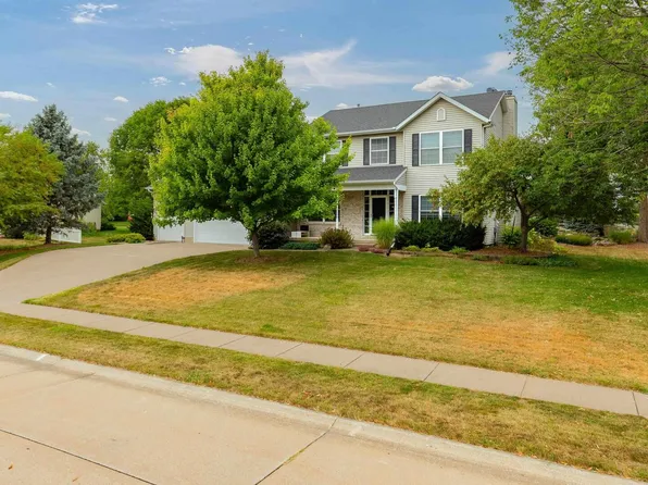 5430 Taylor Ave, Bettendorf, IA 52722