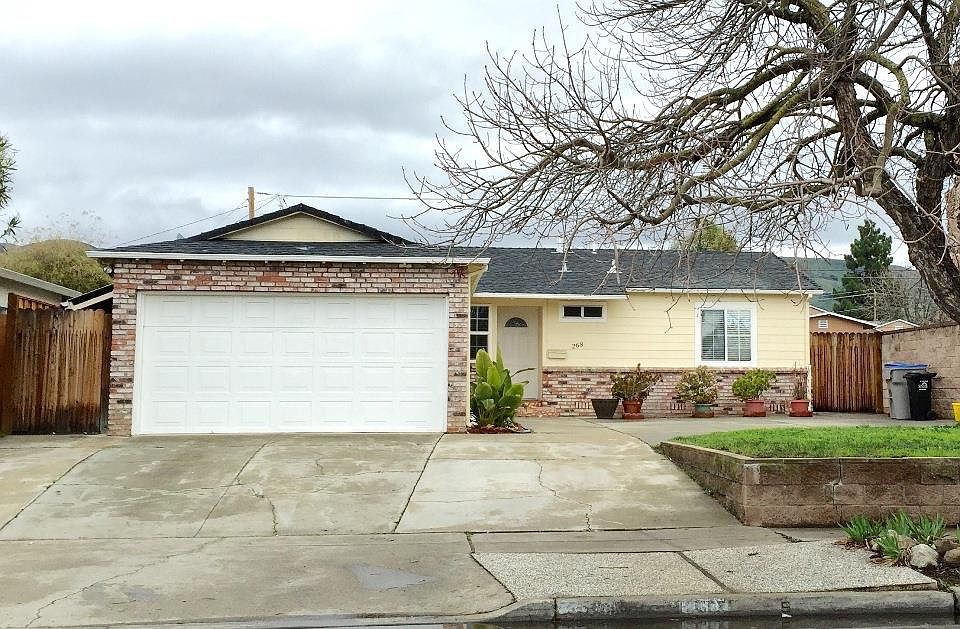 1st image of 268 Challenger Ave