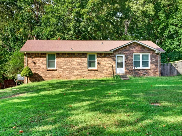 405 Corinne Cir, Clarksville, TN 37040