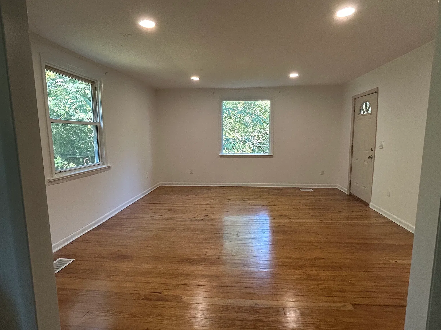 3 bed, 1160 sqft, $1,750 — Photo 3