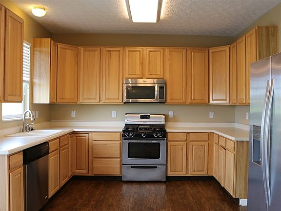 5th image of 8202 Trail Lake Dr