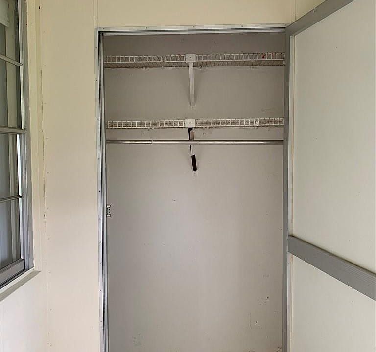1st image of 315 Farnham P #315
