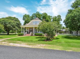 306 W Church St, Weimar, TX 78962