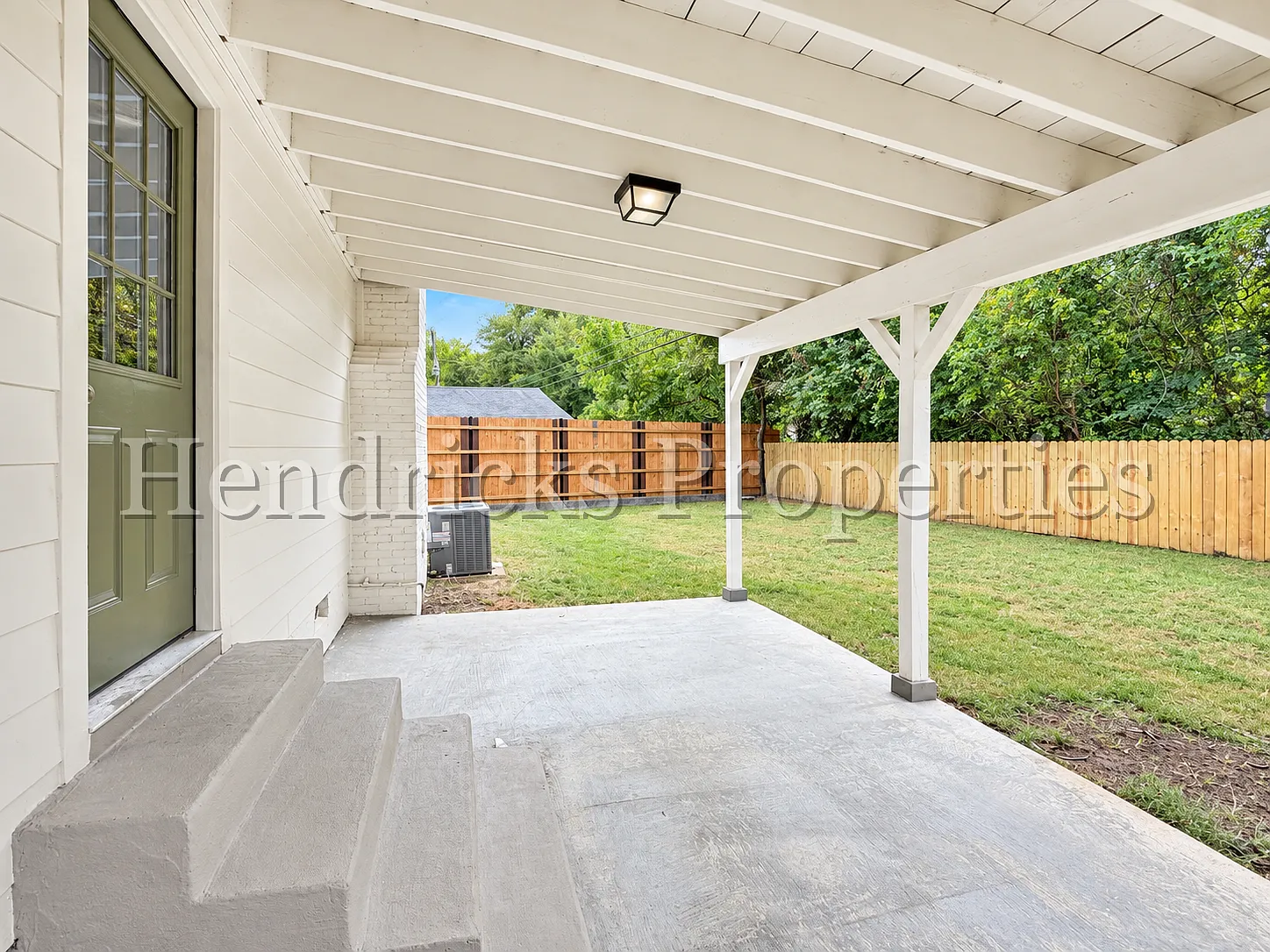 3 bed, 1376 sqft, $1,650 — Photo 2