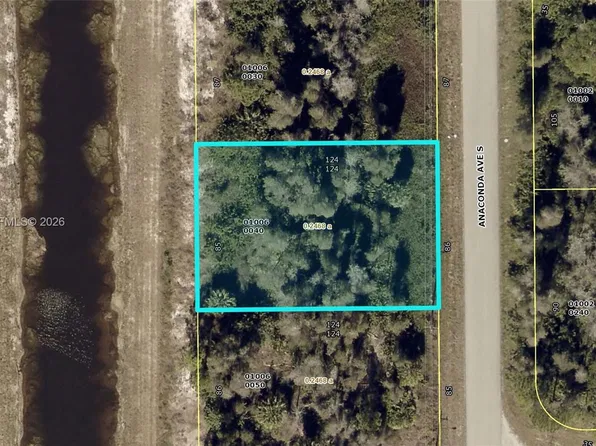 908 Anaconda Ave, Lehigh Acres, FL 33974