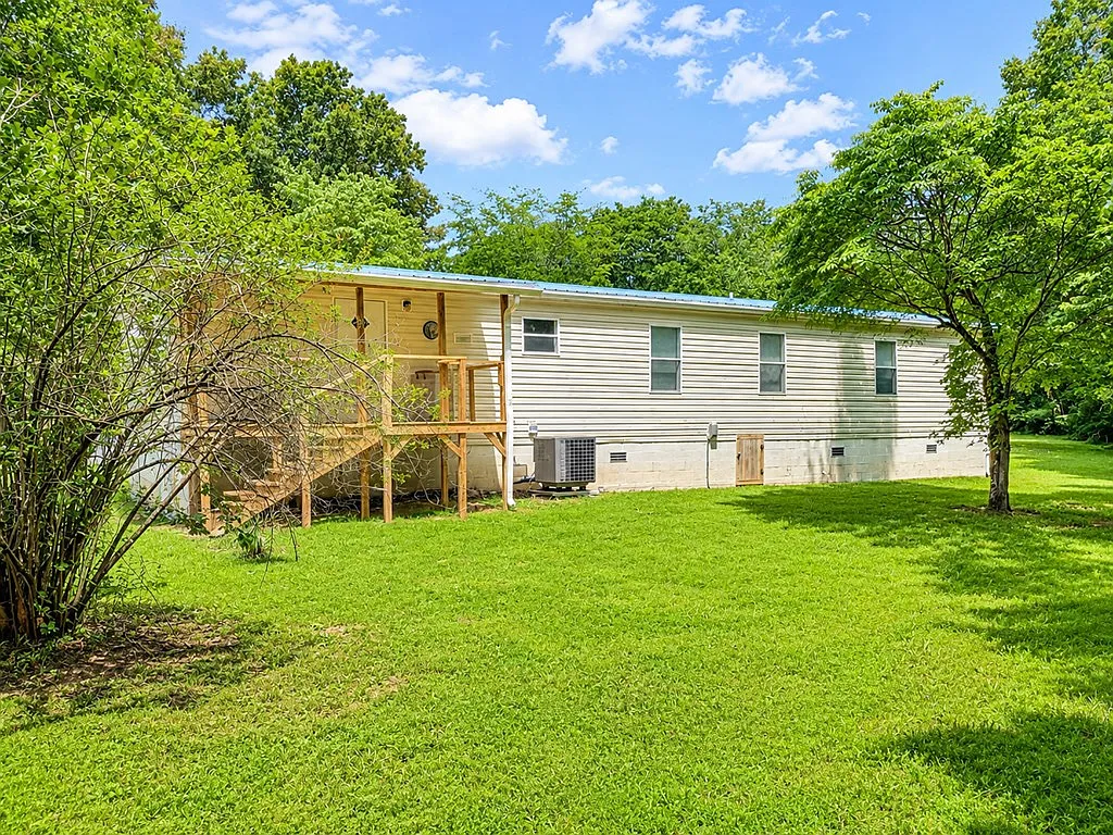 3 bed, 3.0 bath, 1584 sqft, $1,700 — Photo 4