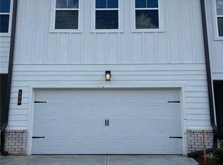 420 Point Place Dr, Loganville, GA 30052