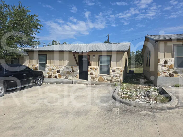 2 bed, 2.0 bath, 900 sqft, $1,295 — Photo 1