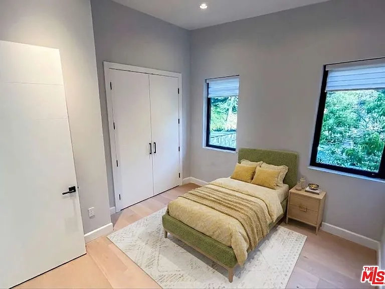 1734 N Beverly Glen Blvd — Photo 38