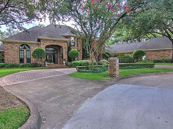 3rd image of 13403 Briarbrook Dr