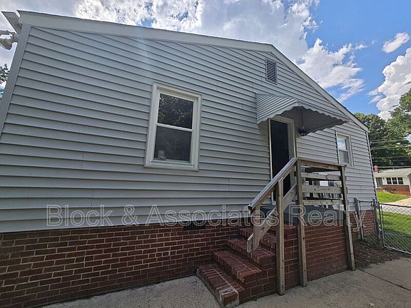 2nd image of 1034 E Lexington Ave