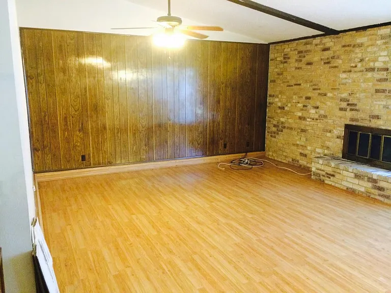 1211 Brush Creek Dr — Photo 9