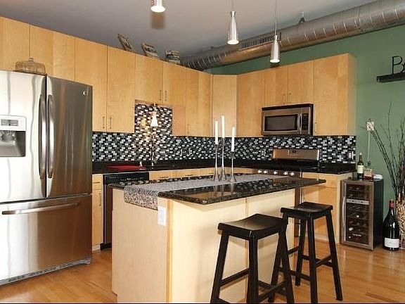 5th image of 1924 N Hubbard St APT 315
