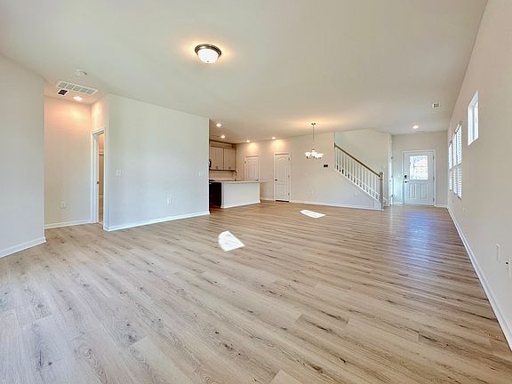 5th image of 124 Wilbur Lake Dr