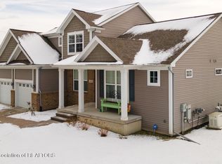 9242 N Hartel Rd, Grand Ledge, MI 48837