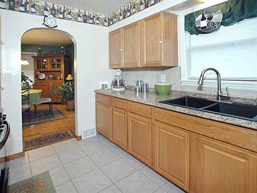 5th image of 721 Sellers Ave