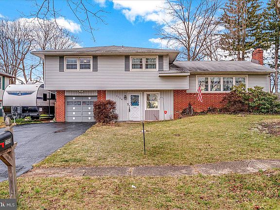 2nd image of 2728 N Robino Dr