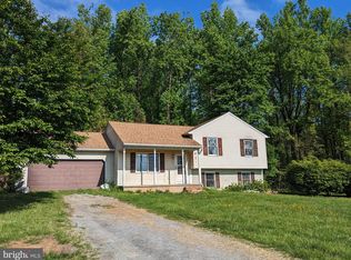 12 Quann Ln, Chester Gap, VA 22623
