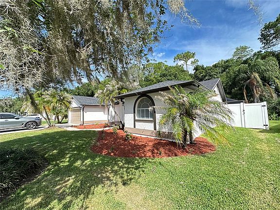 4th image of 26035 Loblolly Ln