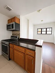 890 Glenmore Avenue, #1