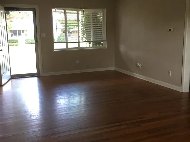 3812 NW 52nd St — Photo 2