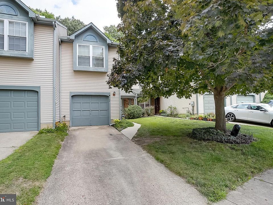 1st image of 128 Kettlebrook Dr