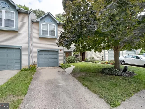 128 Kettlebrook Dr, Mount Laurel, NJ 08054
