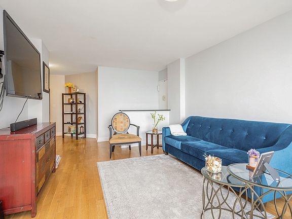 5th image of 5900 Arlington Ave APT 21X