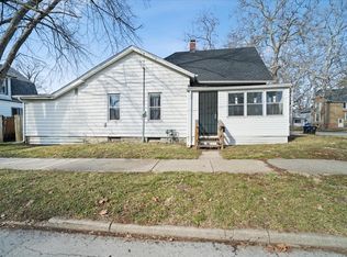 1102 N Lee St, Bloomington, IL 61701