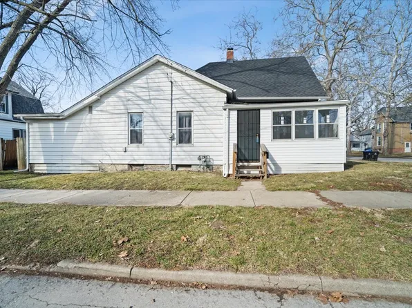 1102 N Lee St, Bloomington, IL 61701