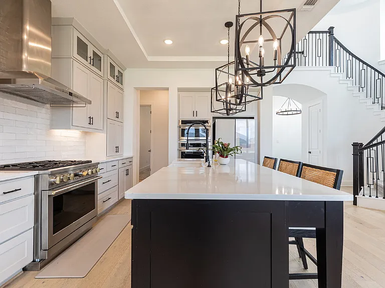 208 Sadaba St — Photo 23
