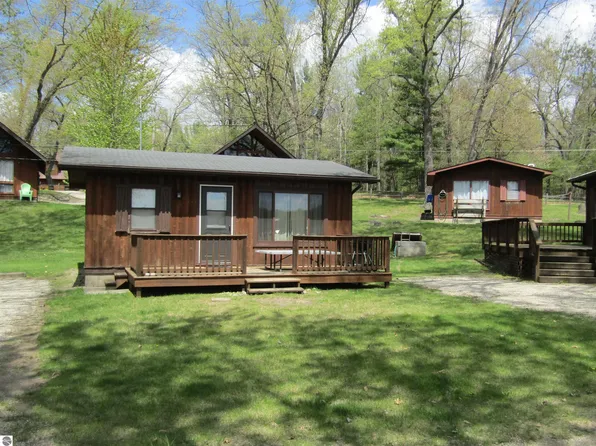 2080 N Ogemaw Trl, West Branch, MI 48661