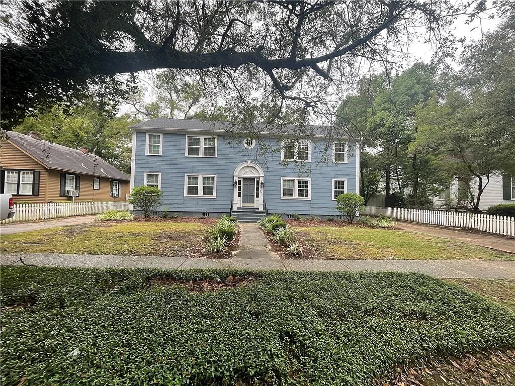 2 bed, 1.0 bath, 848 sqft, $995 — Photo 1