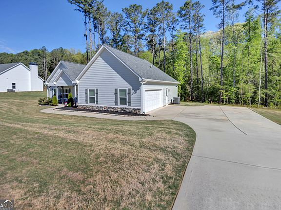 2nd image of 90 Scouts Ridge Dr