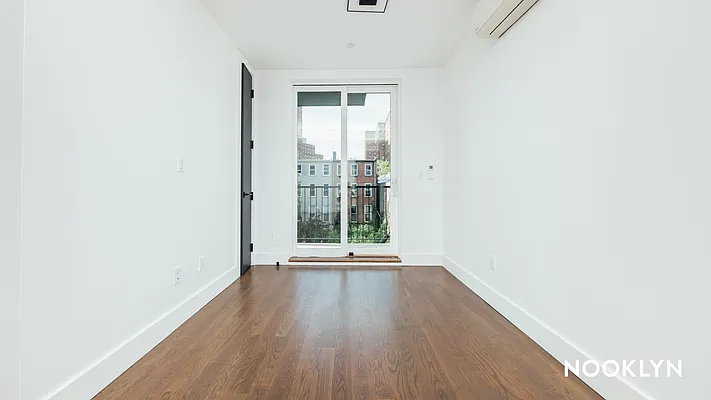 Rented by Nooklyn NYC LLC | media 41