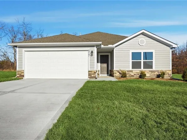 20320 W 195th St, Spring Hill, KS 66083
