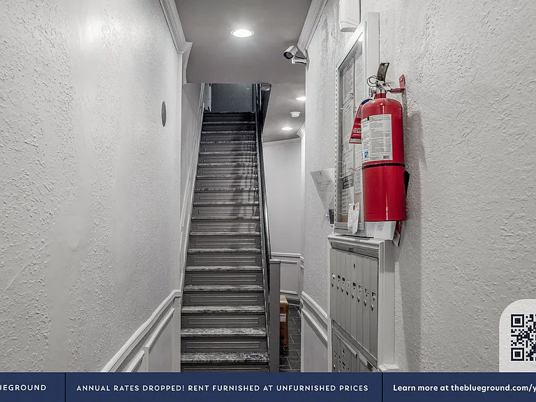 118 Christopher St #2 — Photo 16