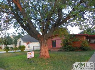 1906 W Hutchins Pl, San Antonio, TX 78224