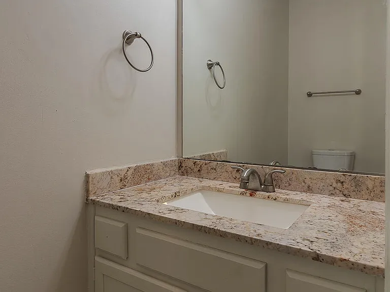 805 Penncross Dr — Photo 24