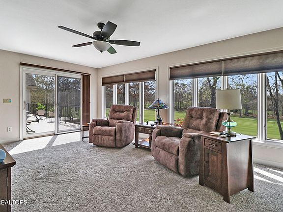 3rd image of 30 Thames Ct