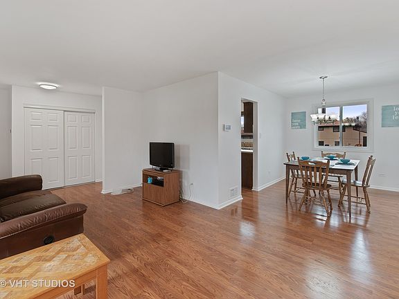 3rd image of 15631 Lockwood Ave