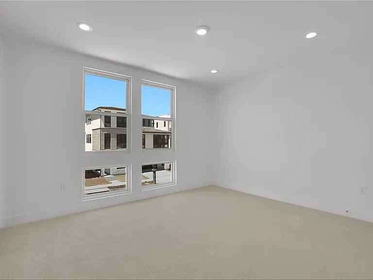 168 Creation St — Photo 32