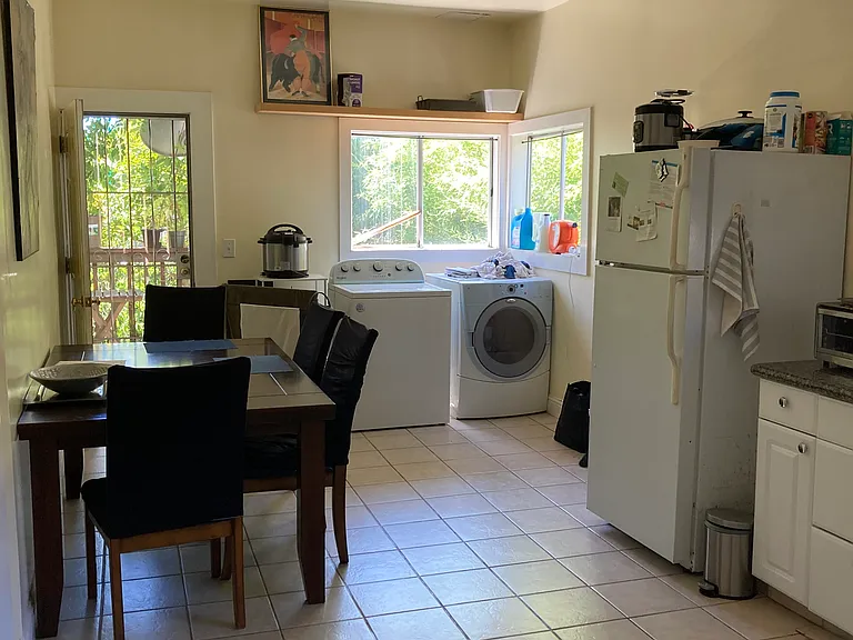 1808 Fairview St — Photo 9